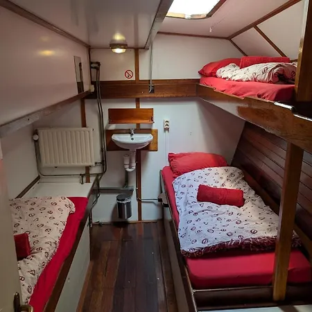 Zeilschip Marie Galante 보트호텔