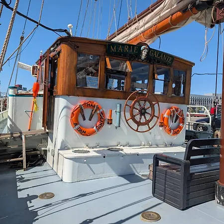 Botel Zeilschip Marie Galante *