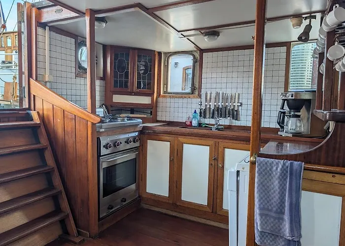 Zeilschip Marie Galante Hotel en barco *