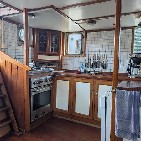 Zeilschip Marie Galante Úszó hotel *