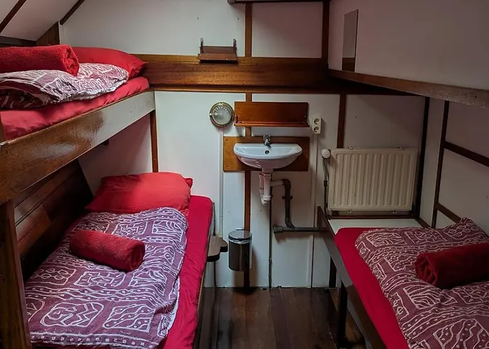 Zeilschip Marie Galante Úszó hotel